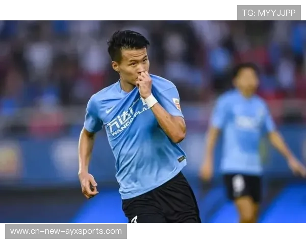 大连英博林良铭中路直塞锋线完成配合：一场关于节奏与信任的软文