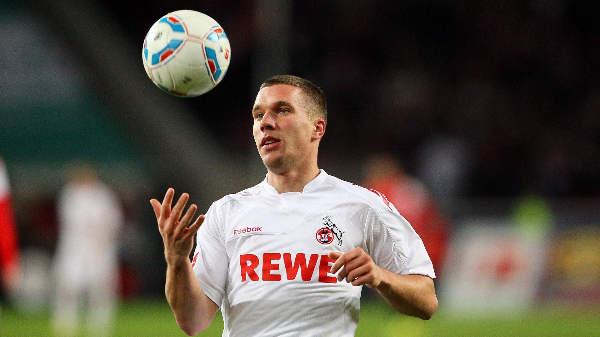 爱游戏app注册-波兰队未来发展:如何通过现代化训练手段提升体能水平,波兰队阵型